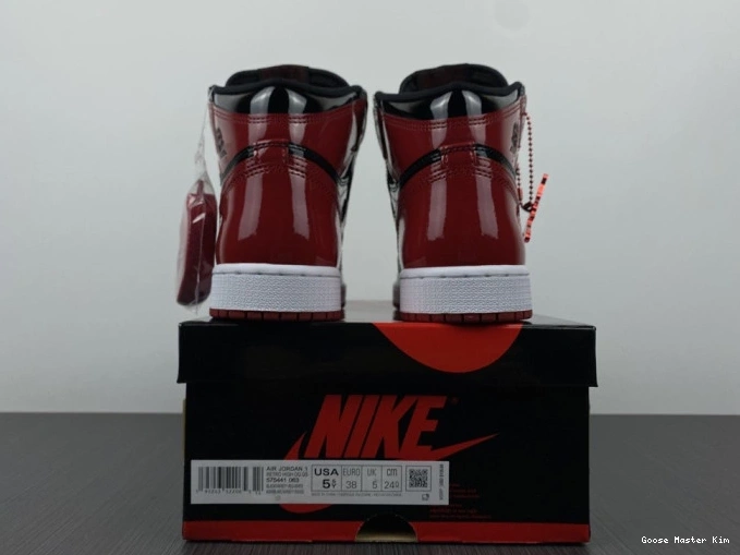 Jordan Air Bred OG High 1 555088-063 Patent 0730